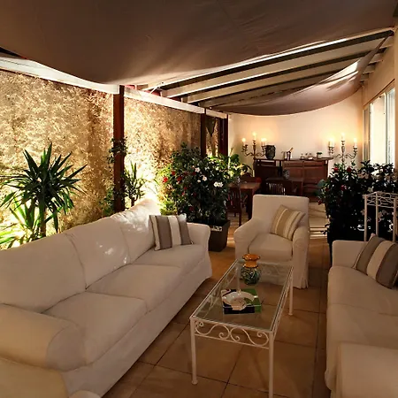 Palm فندق كان