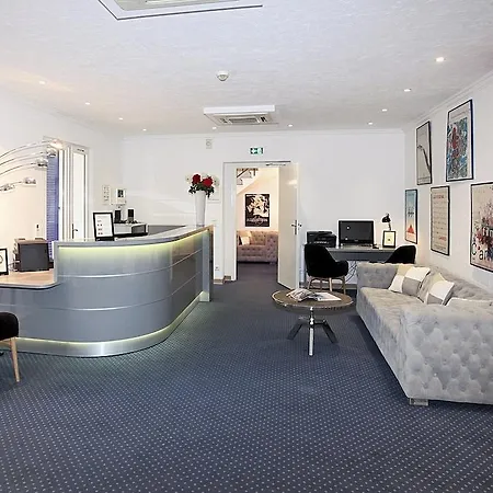 Palm Hotel