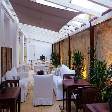 Palm Hotel